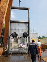 智能液動下開式堰門-產品中心 - 高郵市恒立液壓成套設備有限公司